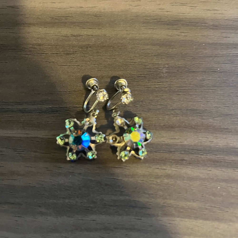 Vintage 1950’s screw back earrings
